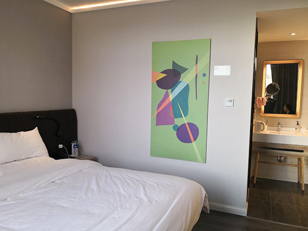 房內(nèi)設(shè)施簡潔、素雅、干凈